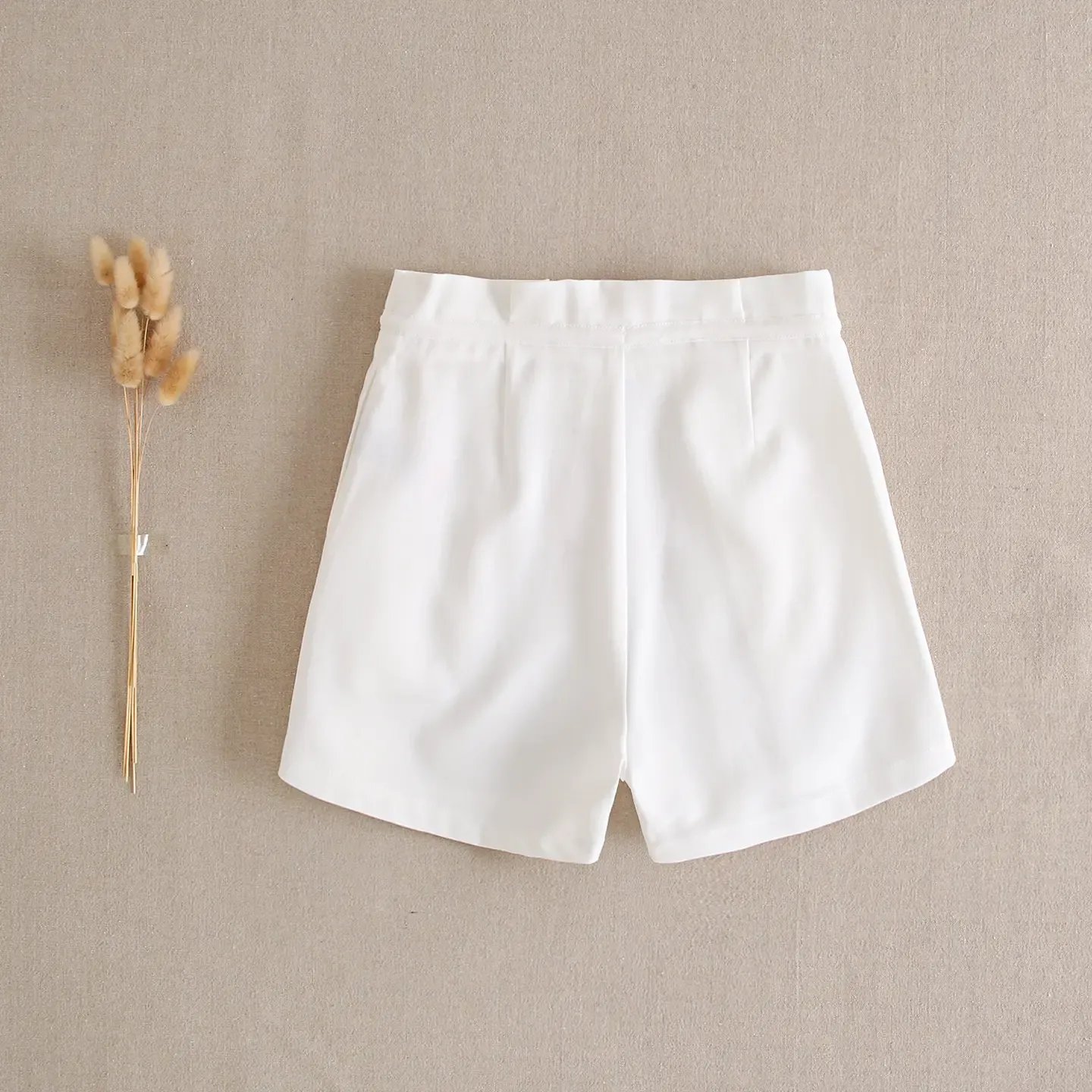 Witte short, feestcollectie