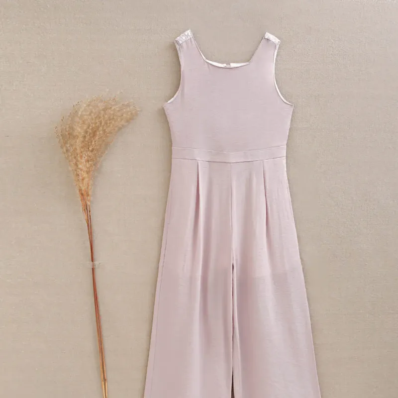 Zacht Roze jumpsuit, feestcollectie
