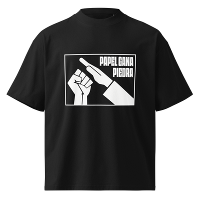 Camiseta oversize negra "papel gana tijera"