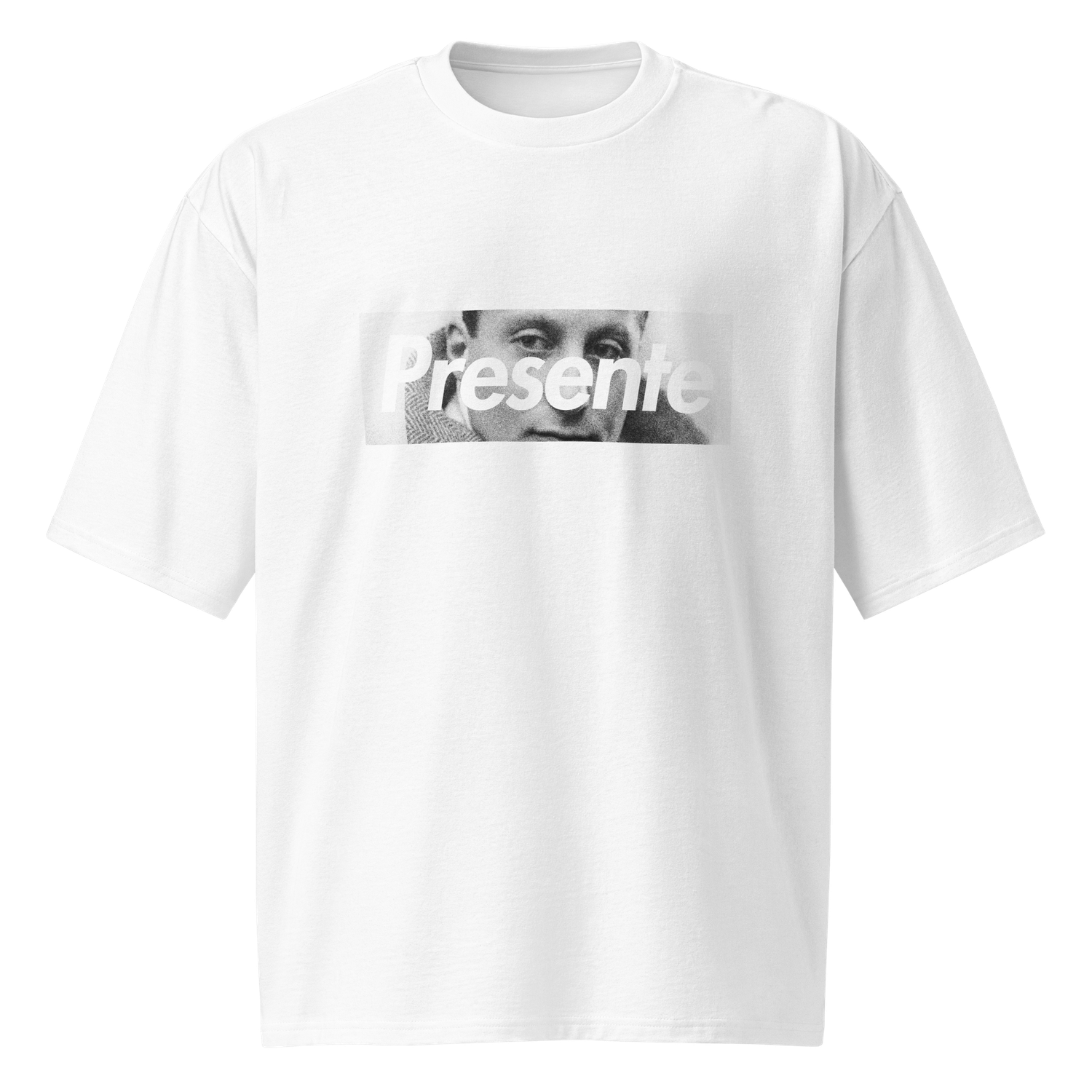 Camiseta oversize blanca ["Presente" JAPR]