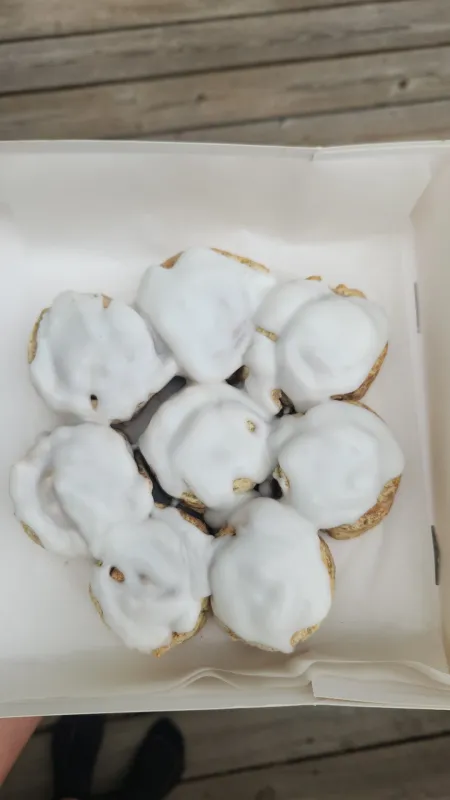 Cinnamon Buns [GF + V]