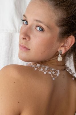 Orecchini Aurora perla azzurro grigio