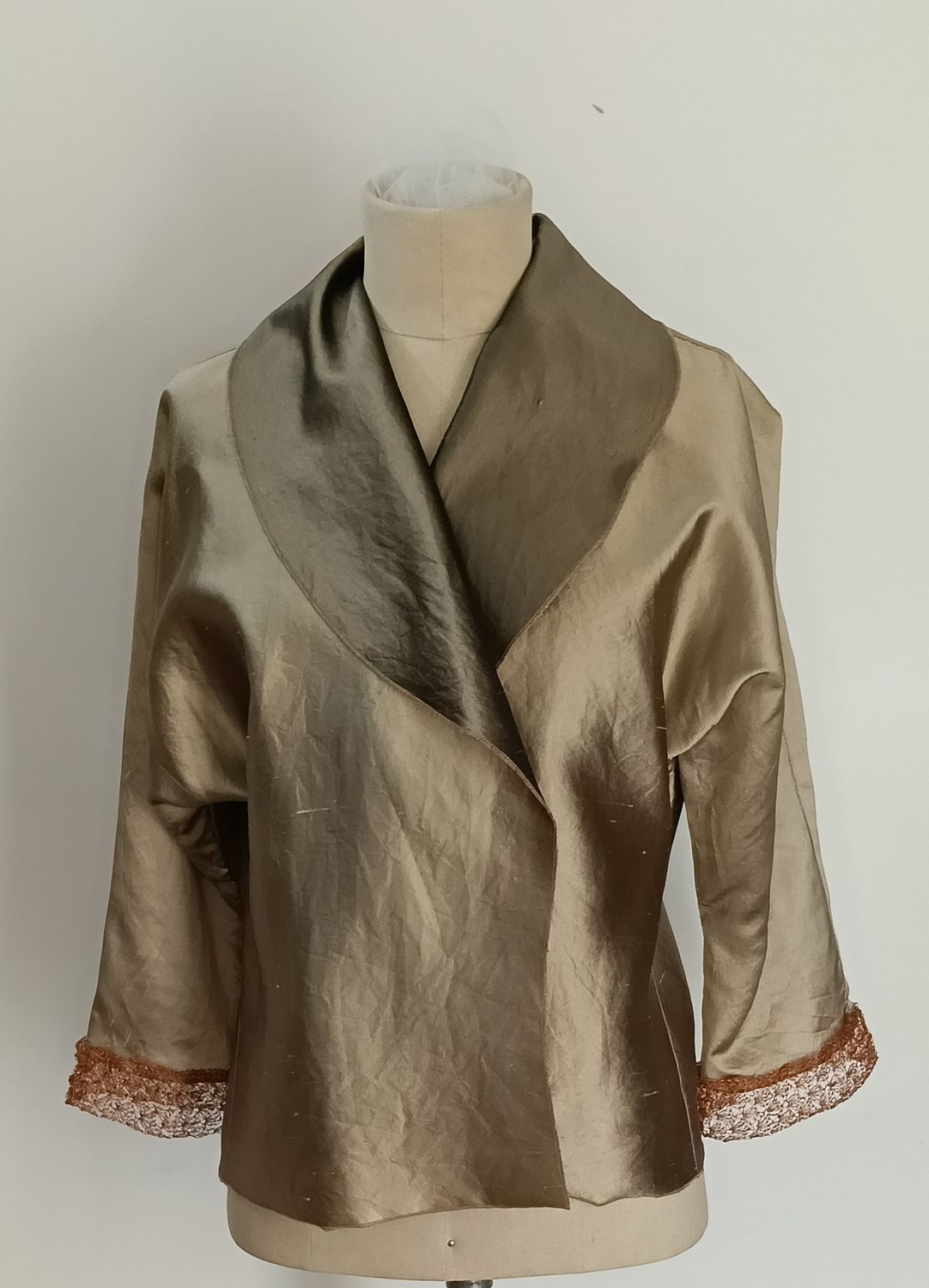 GG Giacca Gioiello colore Beige con elemento Bracciale