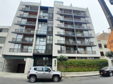 MIRAFLORES/ VENTA DEPARTAMENTO CON 2 DORMITORIOS DE 182 m2 / PRIMER PISO