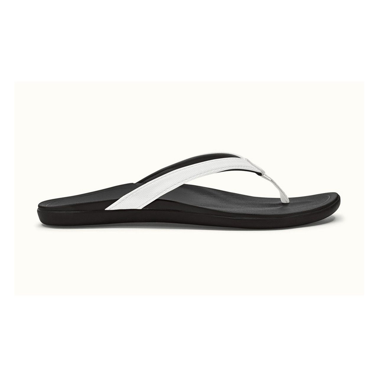 Olukai Women&#39;s Ho Opio Sandal, COLOR: WHITE/ONYX, SIZE: 6