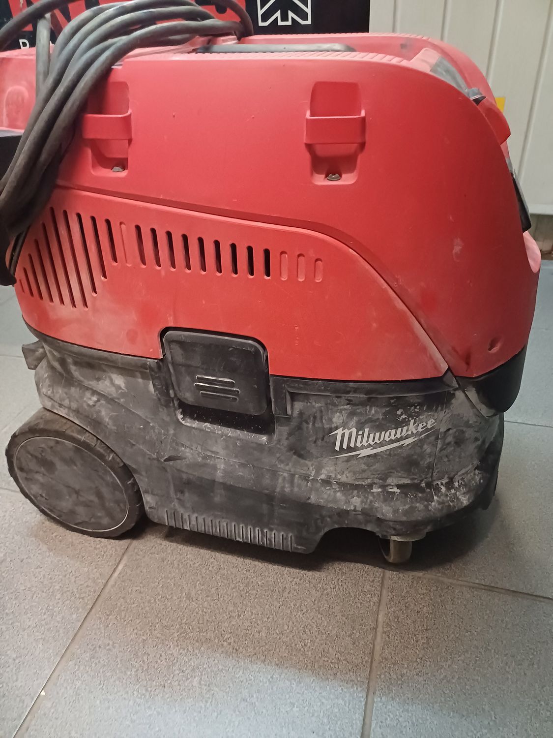 MILWAUKEE Odkurzacz As-30 LAC Na mokro i sucho