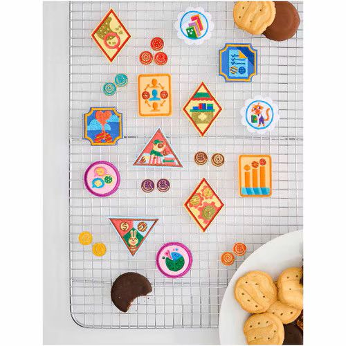Cookie Entrepreneur Family Pin Daisy Year 1