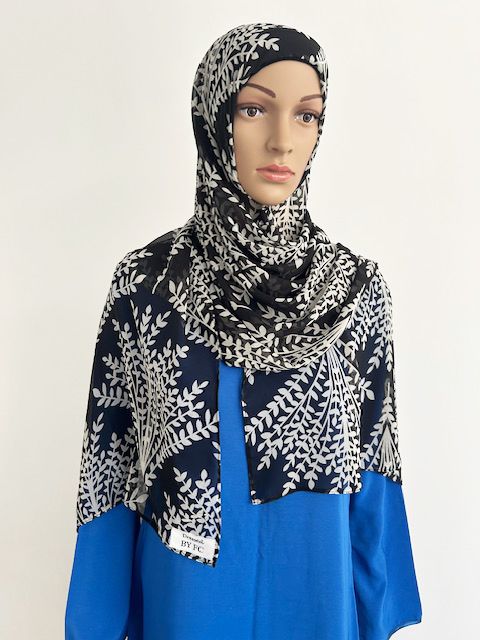 Lightweight Chiffon Hijab with Integrated Pure Bamboo Undercap – Non-Slip and Glasses-Friendly White on black
