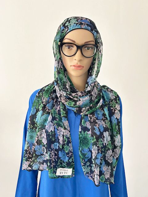Lightweight Chiffon Hijab with Integrated Pure Bamboo Undercap – Non-Slip and Glasses-Friendly Flowers on black