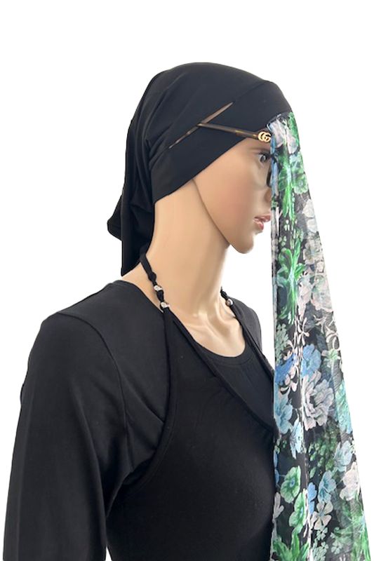 Lichtgewicht chiffon hijab met geïntegreerde pure bamboe onderkap – antislip en brilvriendelijk (bloemen op zwart)