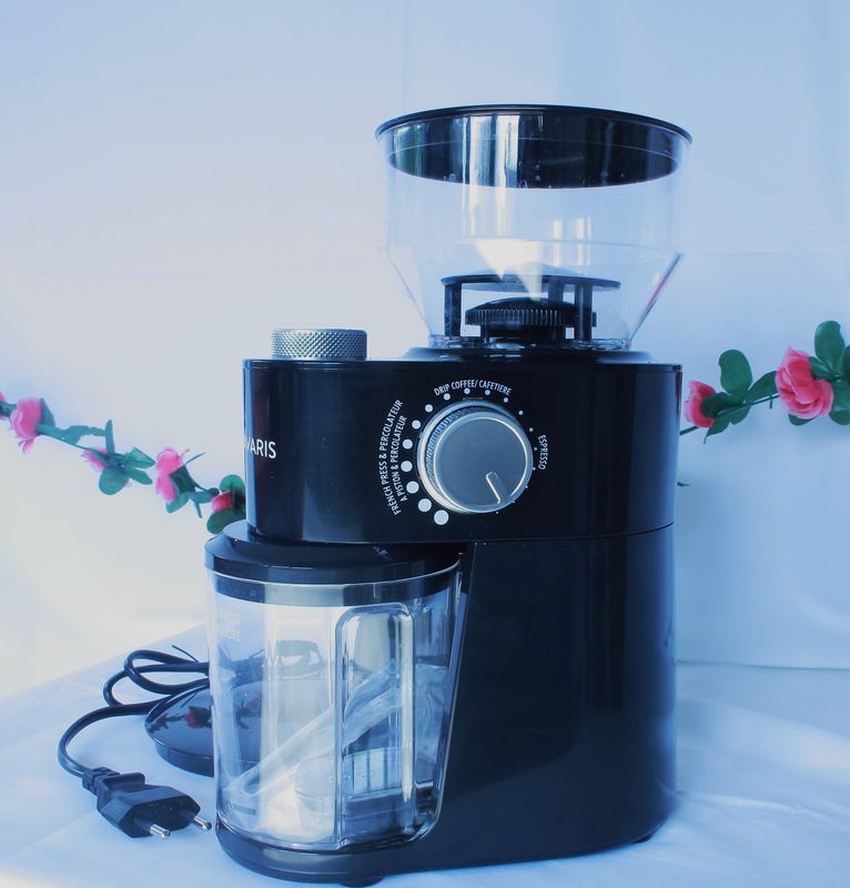 Navaris Elektrische Kaffeemühle mit Edelstahl Scheibenmahlwerk 200W - für bis zu 14 Tassen Kaffee - 18 Mahlgrade - Kaffee Mühle Schwarz - gebraucht