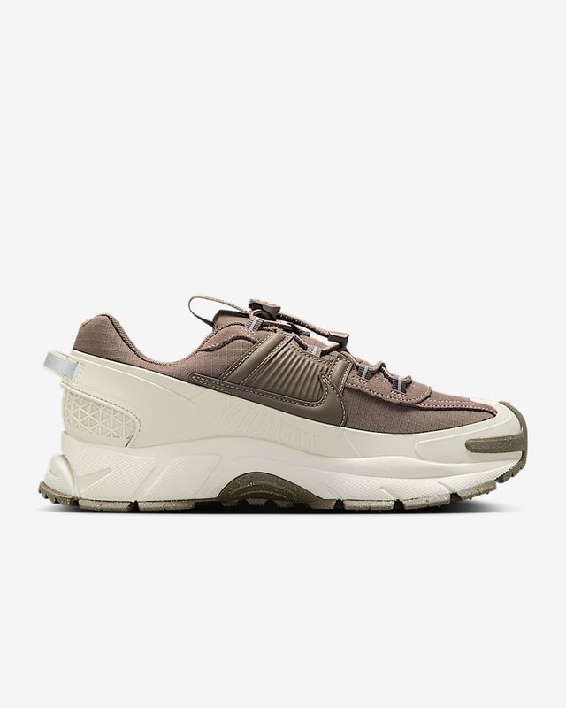 Nike Zoom Vomero Roam (Beige &amp; White)