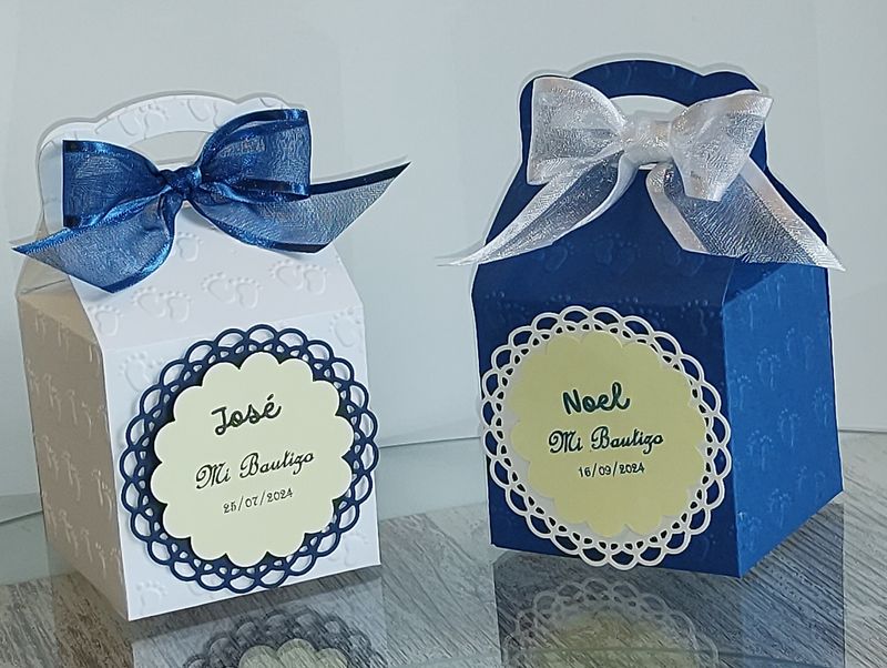 10 CAJAS "HUELLITAS" personalizadas