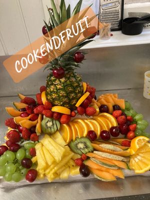 Plateaux de fruits découpés