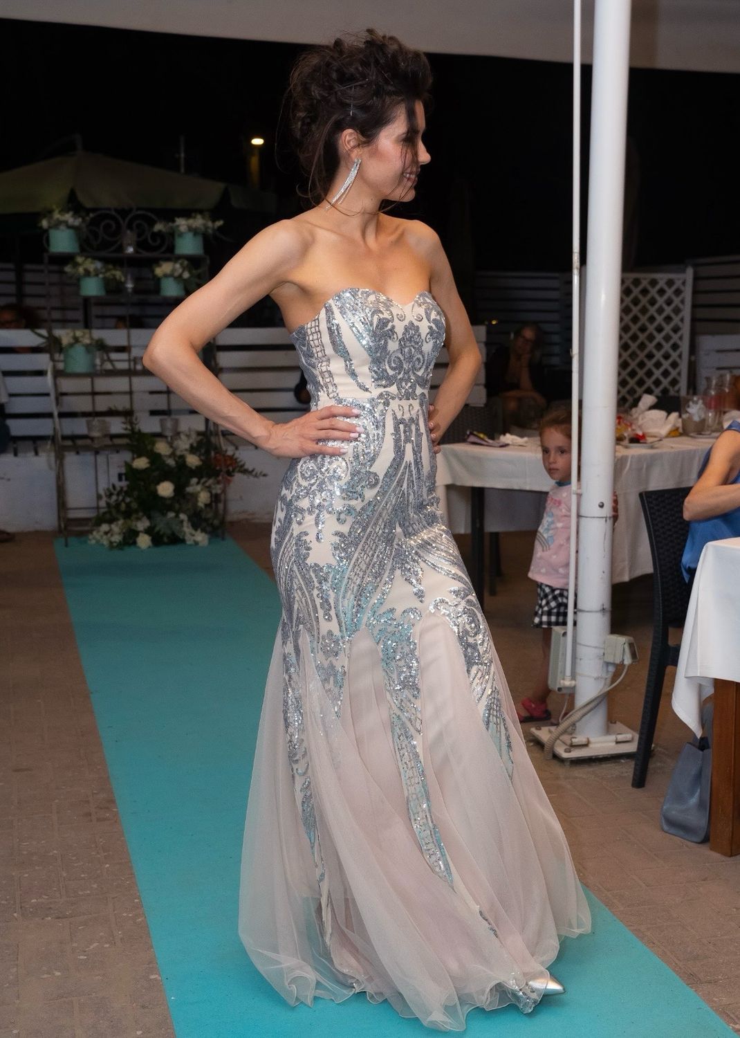Collezione cerimonia abito paillettes decolte’