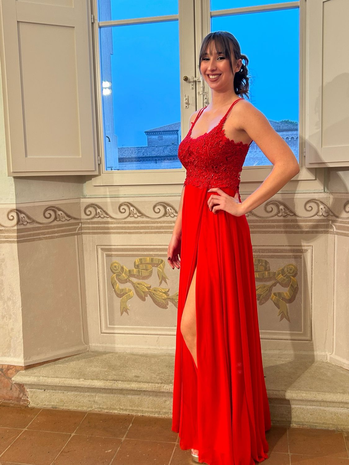 Collezione cerimonia abito pizzo e intreccio rosso