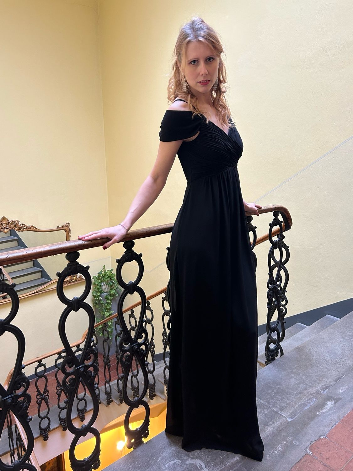 Collezione cerimonia abito aletta nera