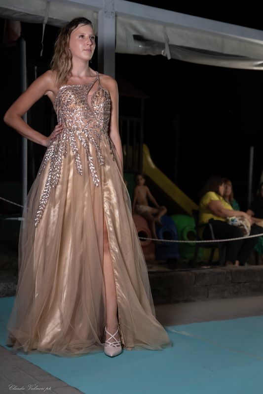 Collezione cerimonia abito monospalla tulle