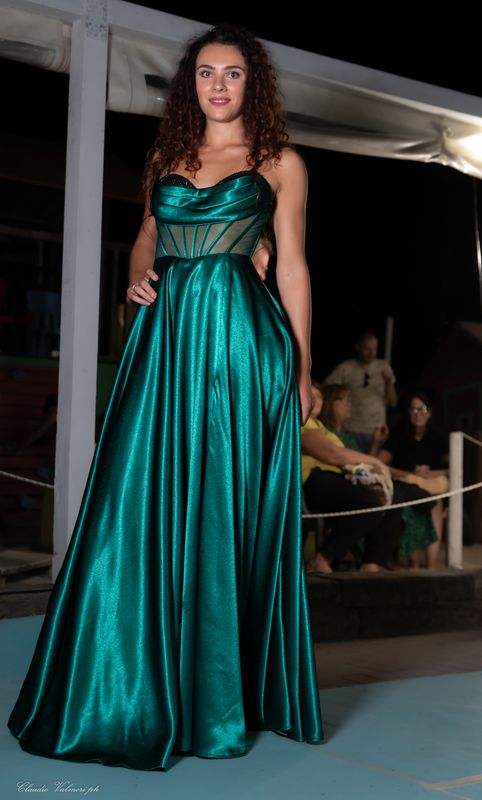 Collezione cerimonia abito raso verde