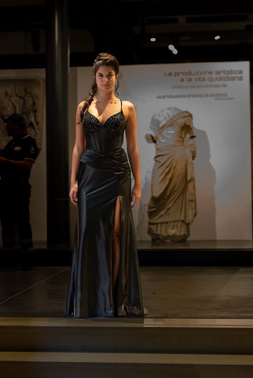 Collezione cerimonia abito raso sirena nero
