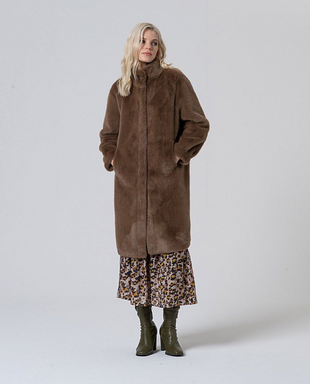 Surkana pelliccia ecologica marrone