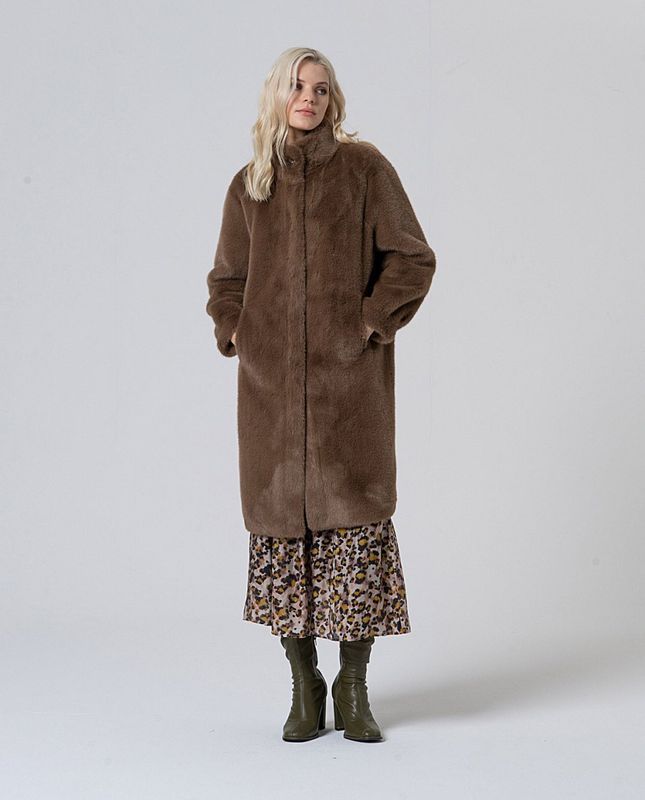Surkana pelliccia ecologica marrone