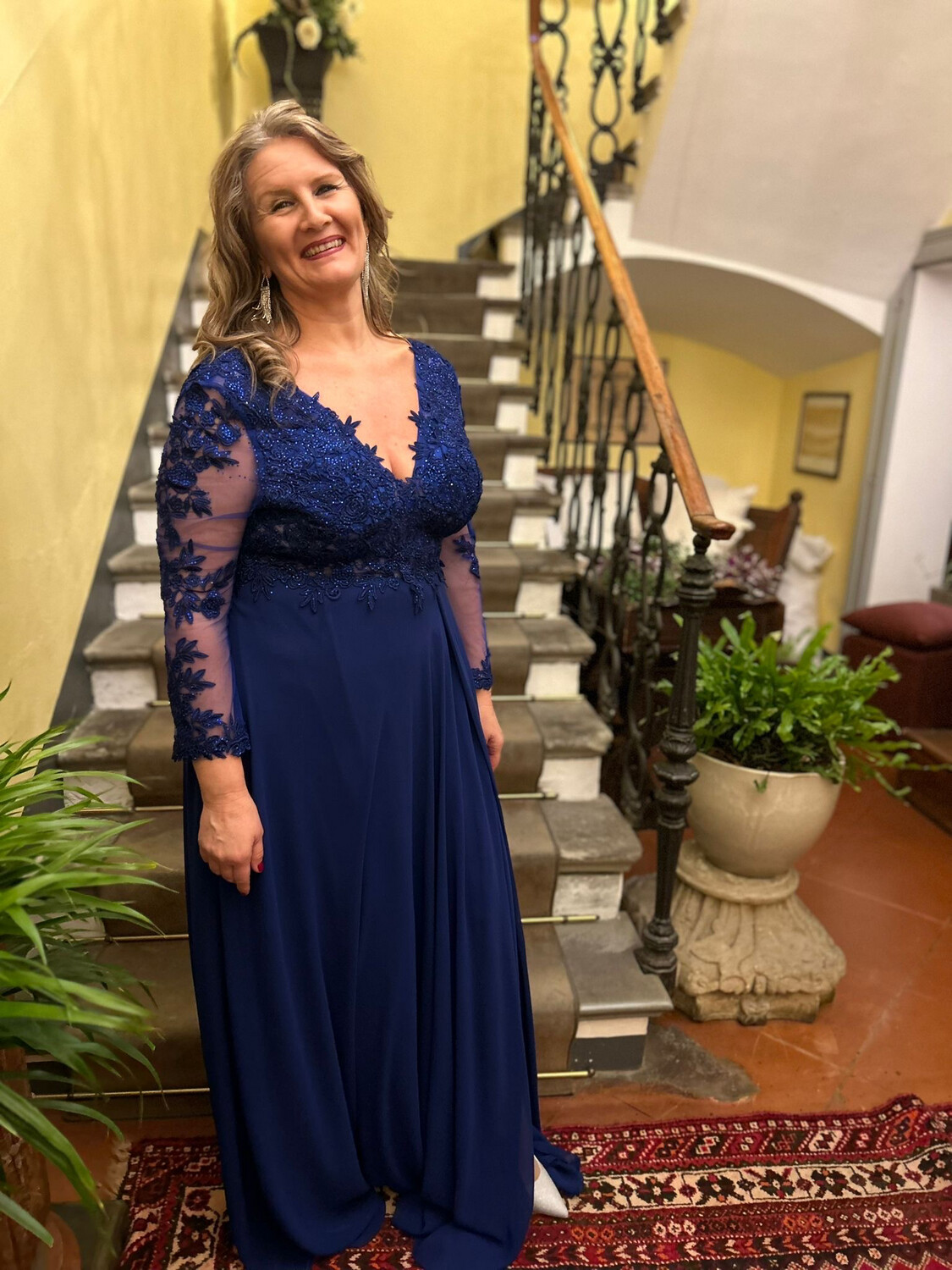 Collezione cerimonia curvy abito manica blu