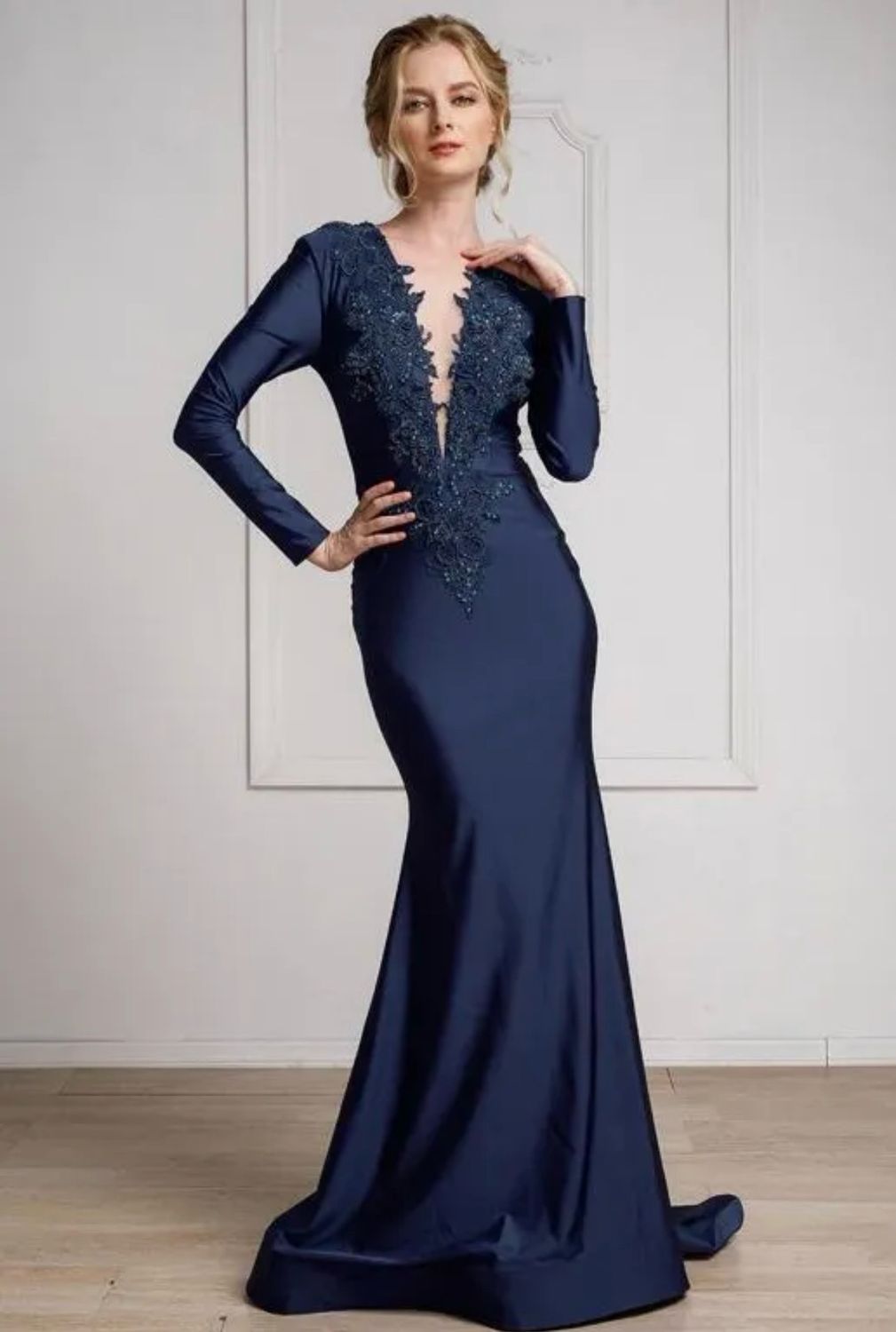 Collezione Cerimonia Curvy abito ricamato blu