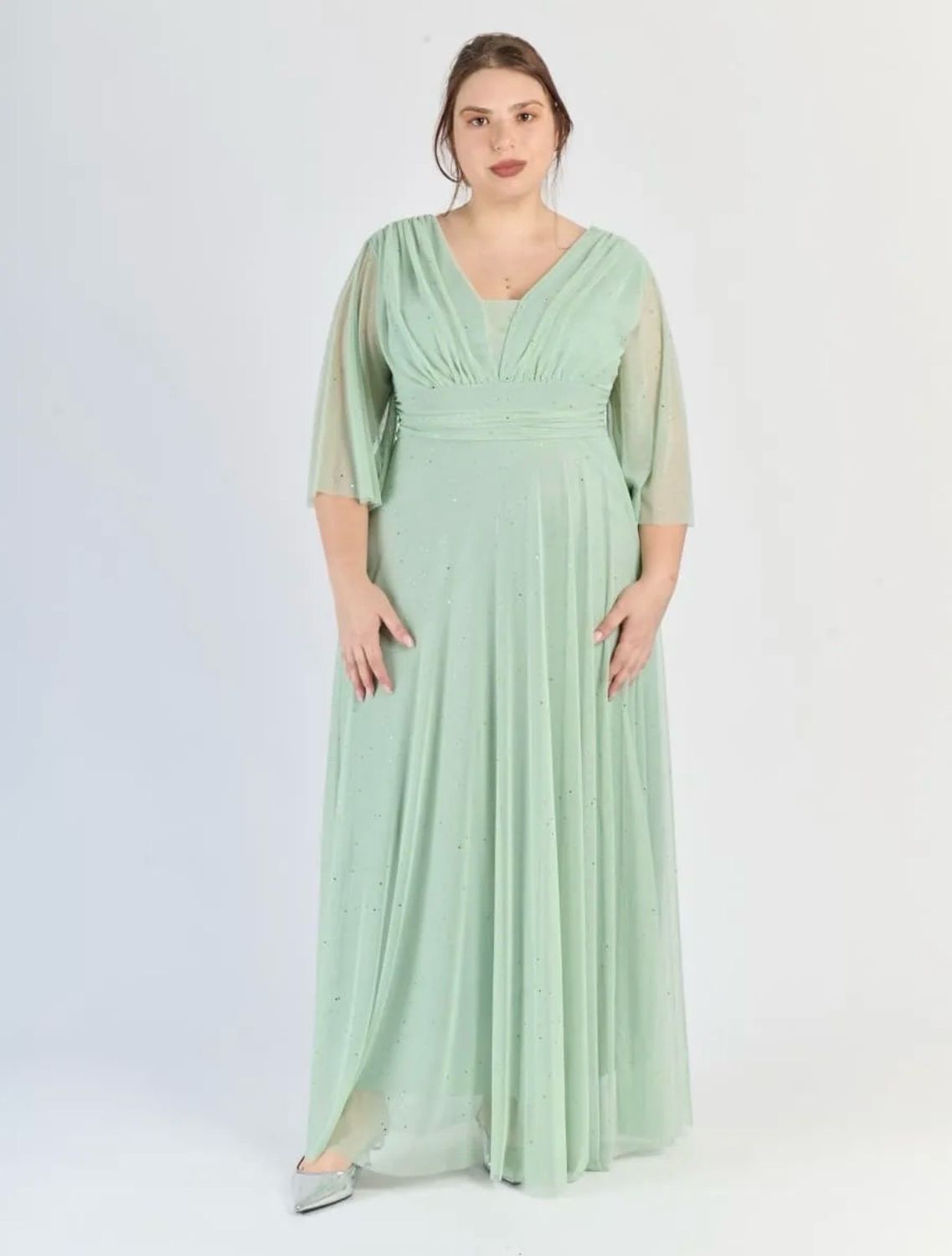 Collezione Cerimonia Curvy abito Trilly verde salvia