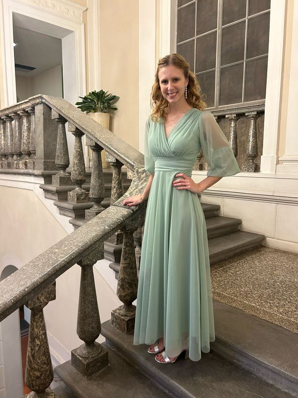 Collezione unica abito Iris verde salvia