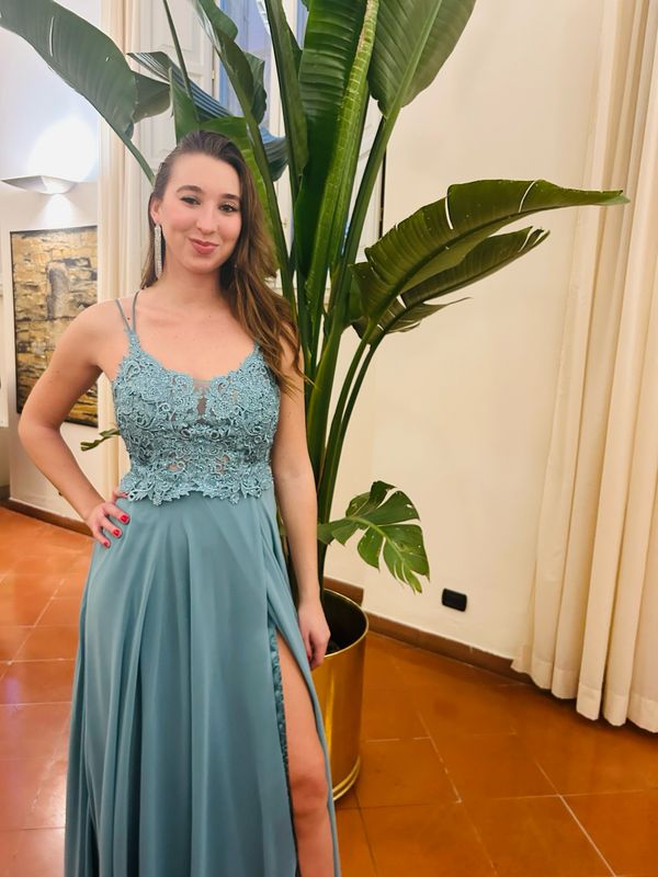 Collezione cerimonia abito pizzo e intreccio verde avocado