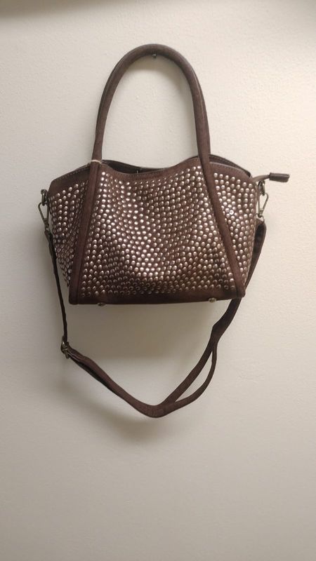 Borsa a mano borchie caffe