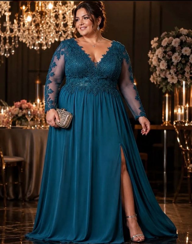 Collezione Curvy abito maniche pizzo