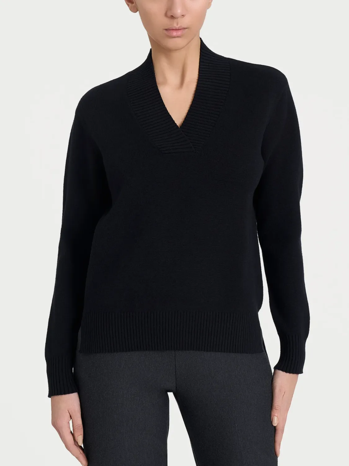 Ragno maglia scollo a V  nera