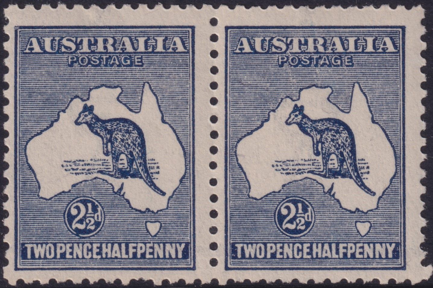 Australia 1917 2½d Deep Blue Pair