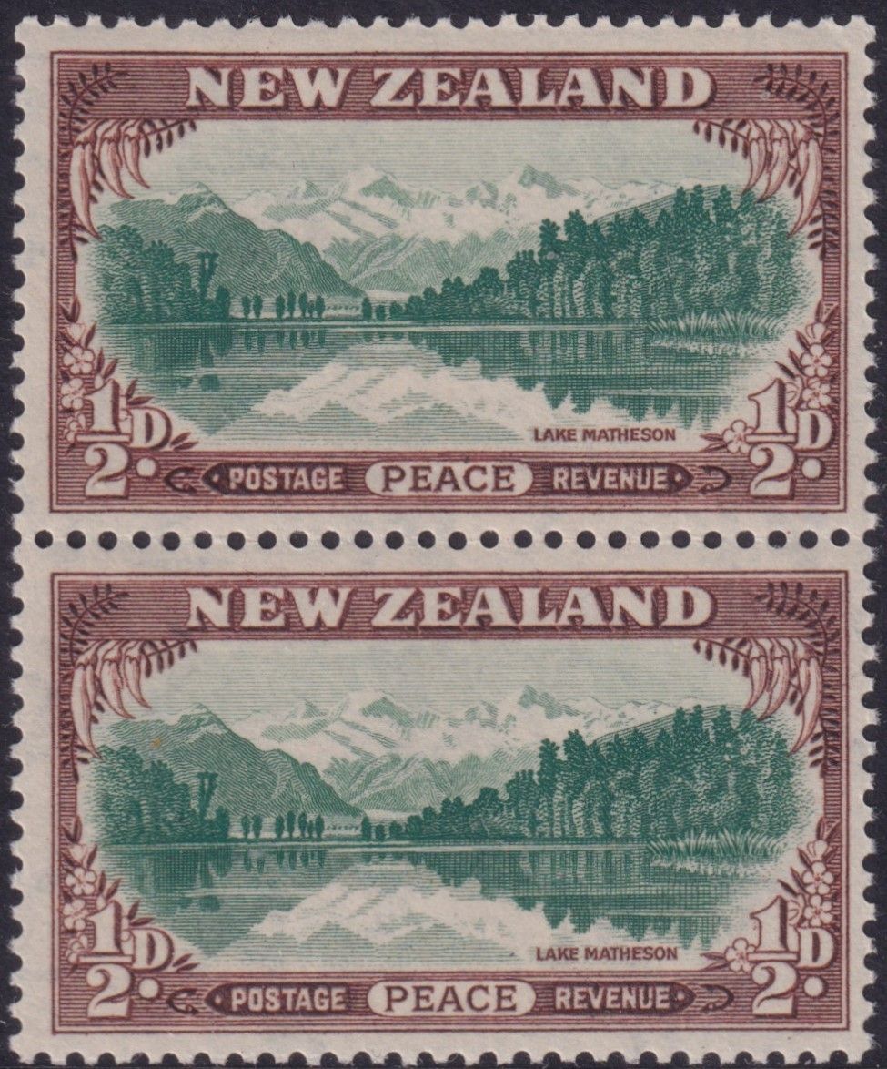 New Zealand 1946 ½d Peace Pair with Printer&#39;s Guide Mark