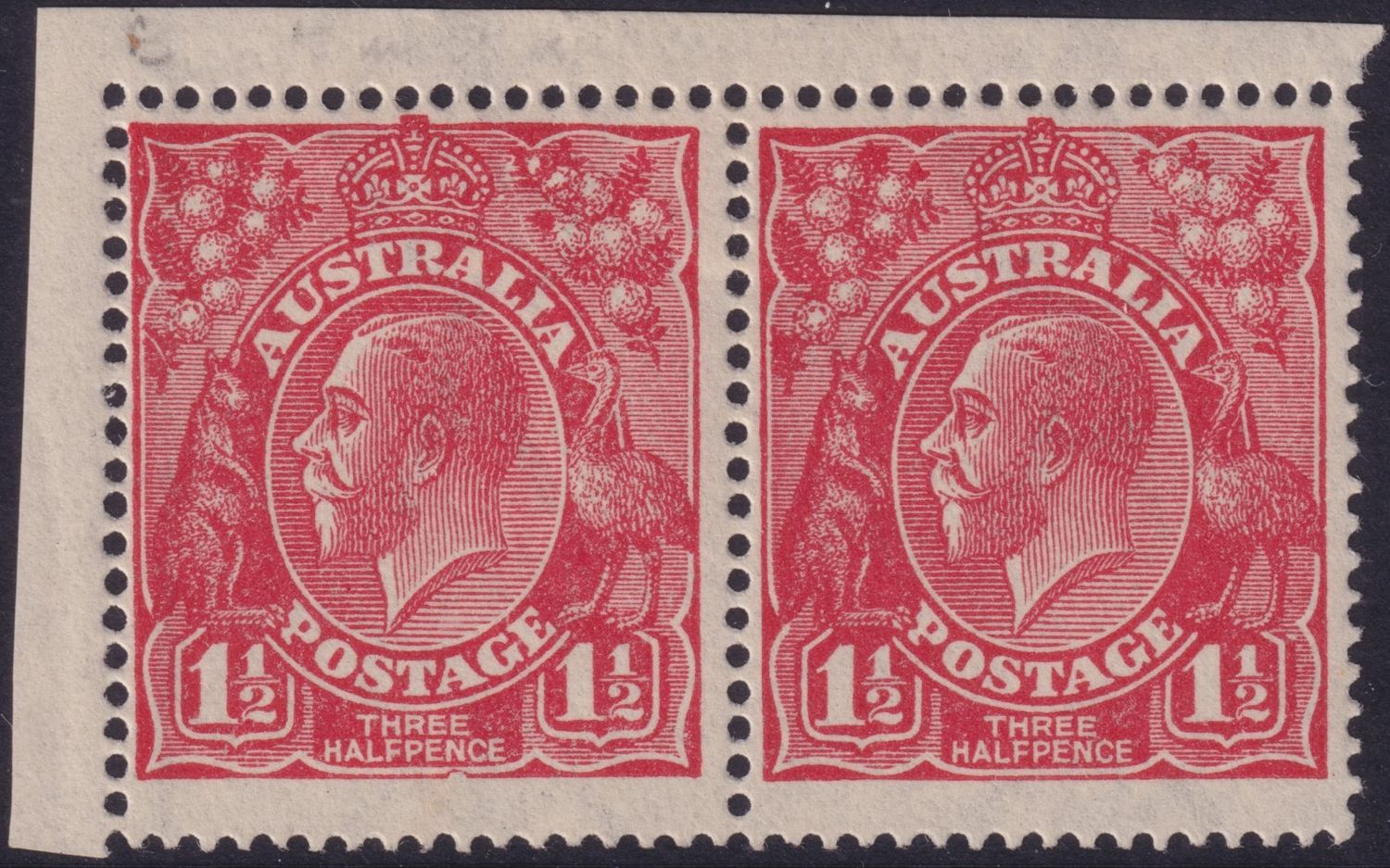 Australia 1925 1½d Scarlet Pair with White Scratch in Left Wattle and Notched Frame at Base