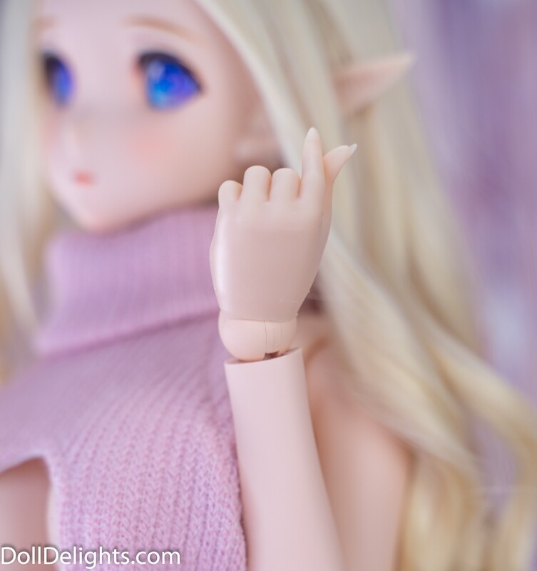 Doll Delights Hand #4 - KPOP Hand Heart Doll Delights Hand #4 - KPOP Hand Heart