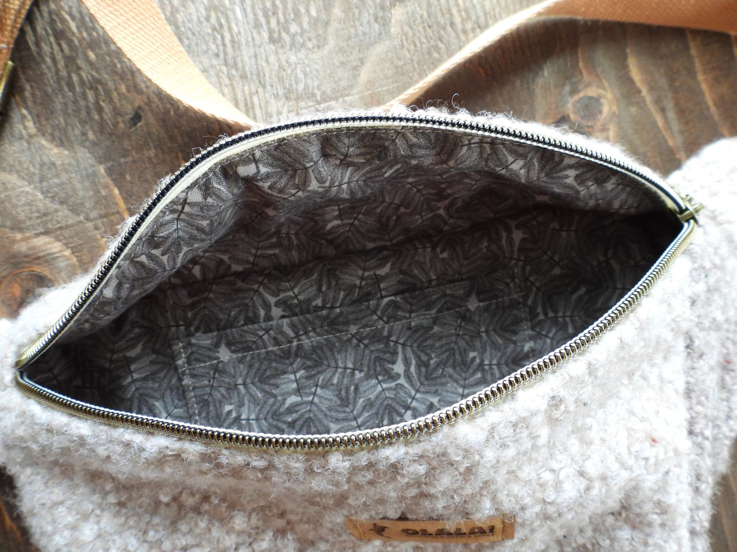 Handmade Fanny Pack - Bouclé Beige &amp; Dark