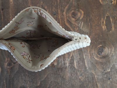 Corduroy Pouch - White &amp; Lichen
