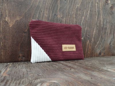 Pochette en velours côtelé - Bordeaux &amp; Blanc (≈ 25 €)