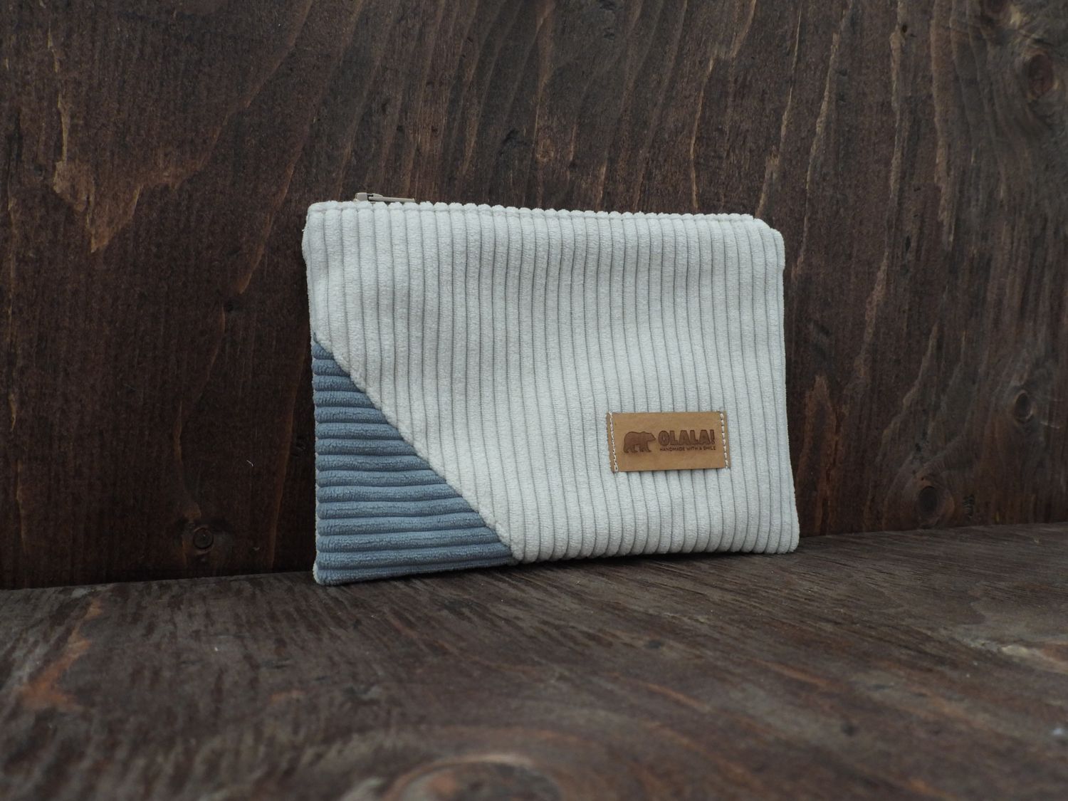 Corduroy Pouch - White &amp; Lichen