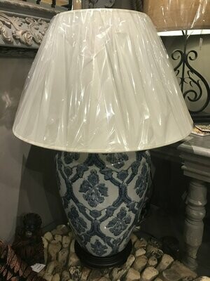 Blue Pattern Vase Lamp With Shade