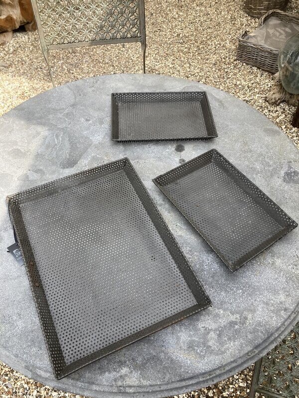 Set Of Three Grill Trays, 2 Trays 30x22cm And 1 Tray 30x45cm