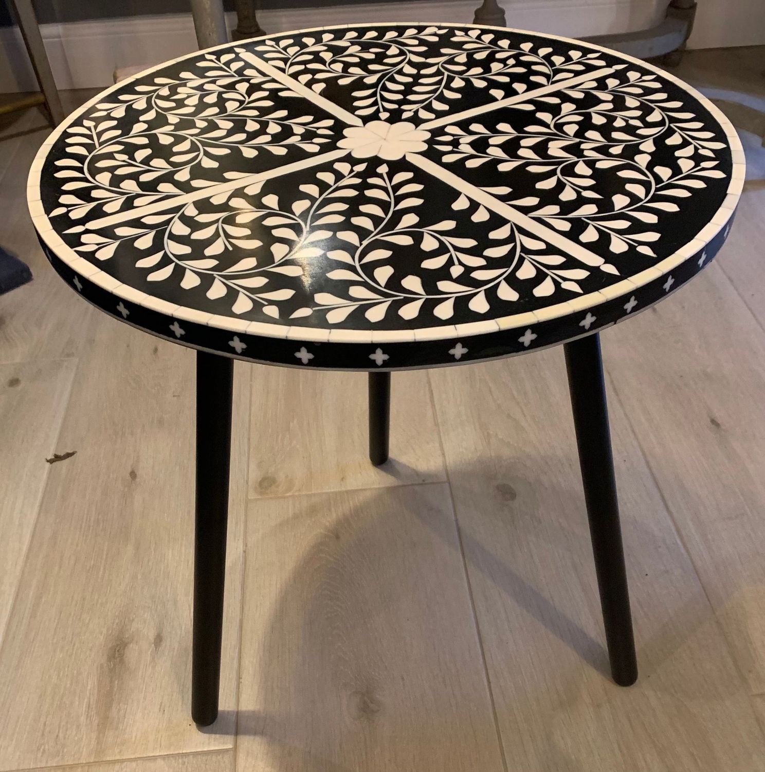 Resin Three Leg Table
