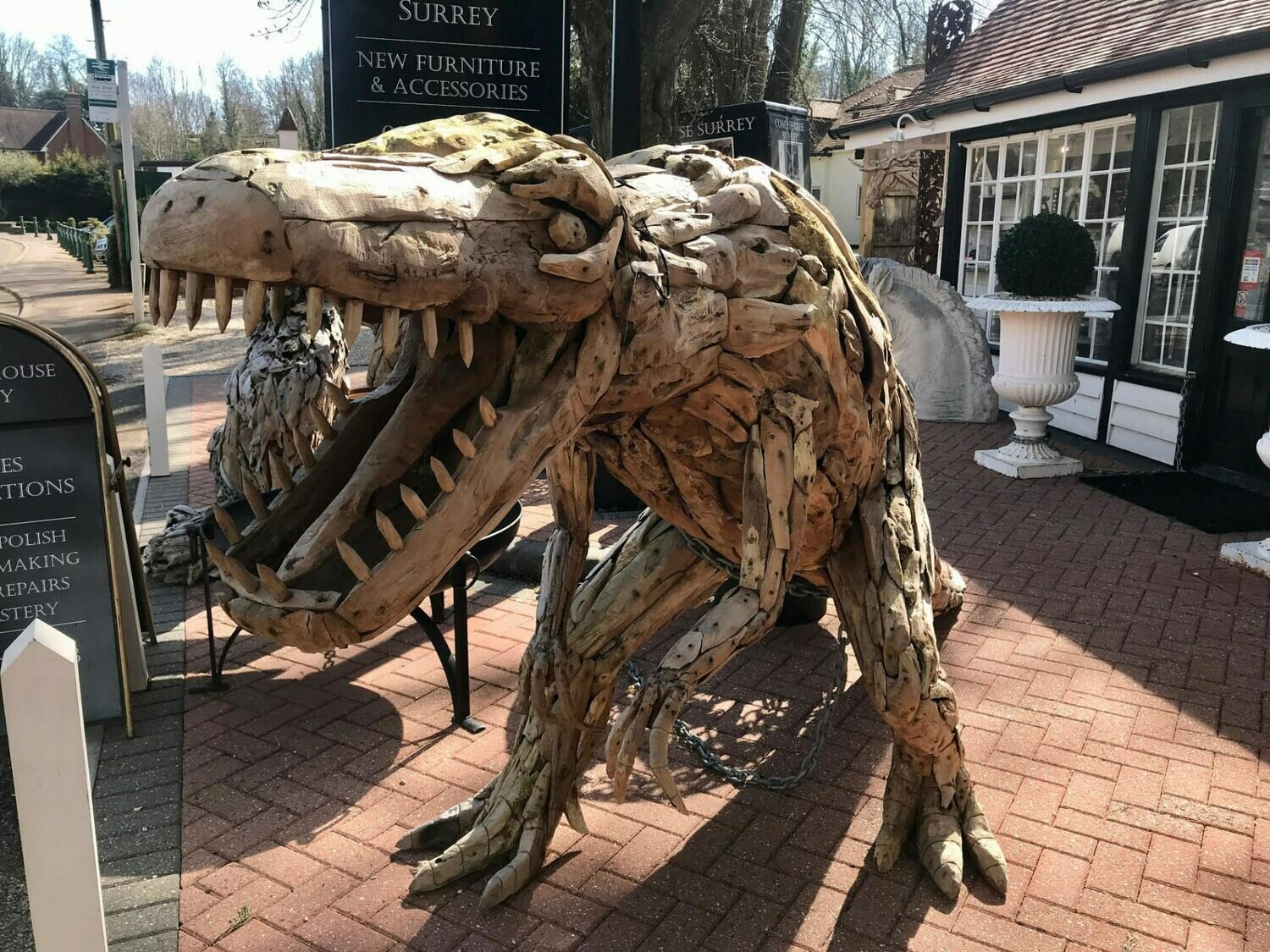 Tyrannosaurus Red - L