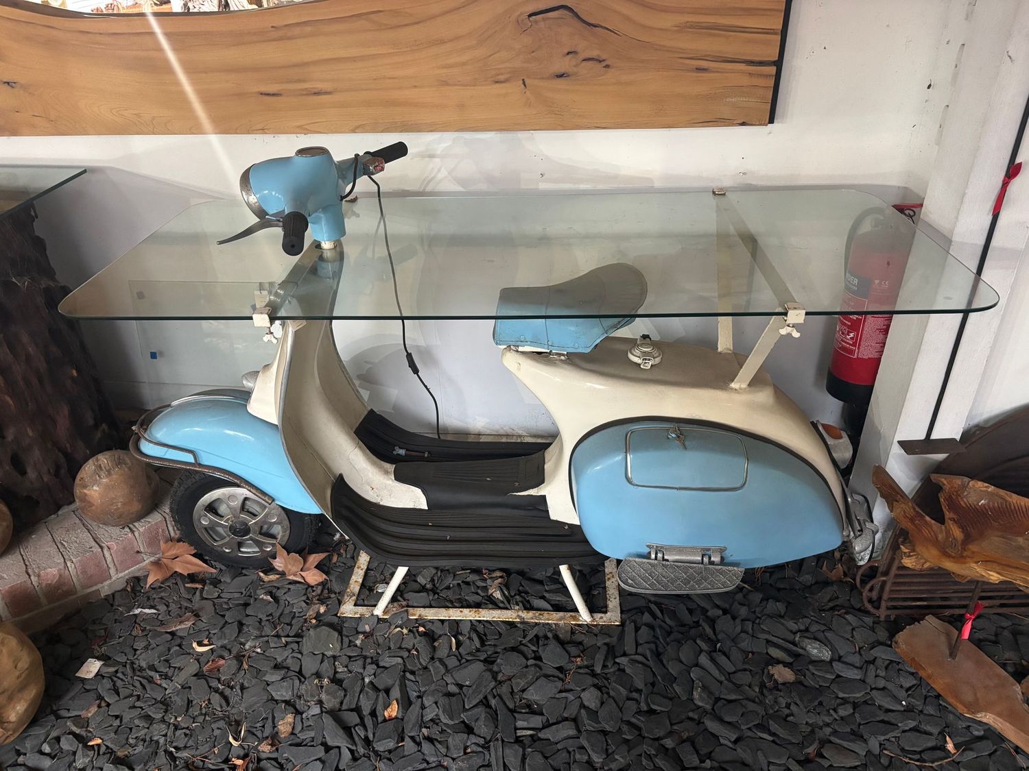 Vespa Table
