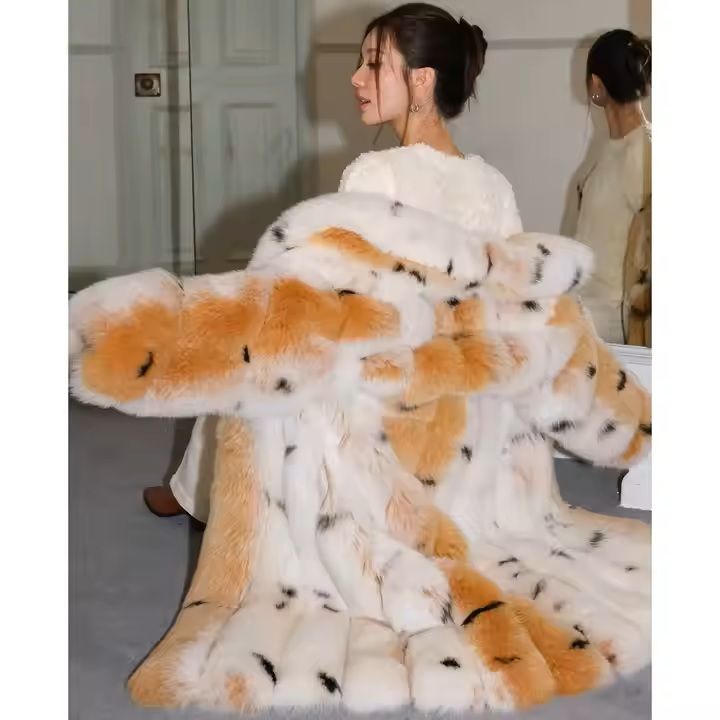 Luxury  Ladies  Women&#39;s Lynx Fur Coat