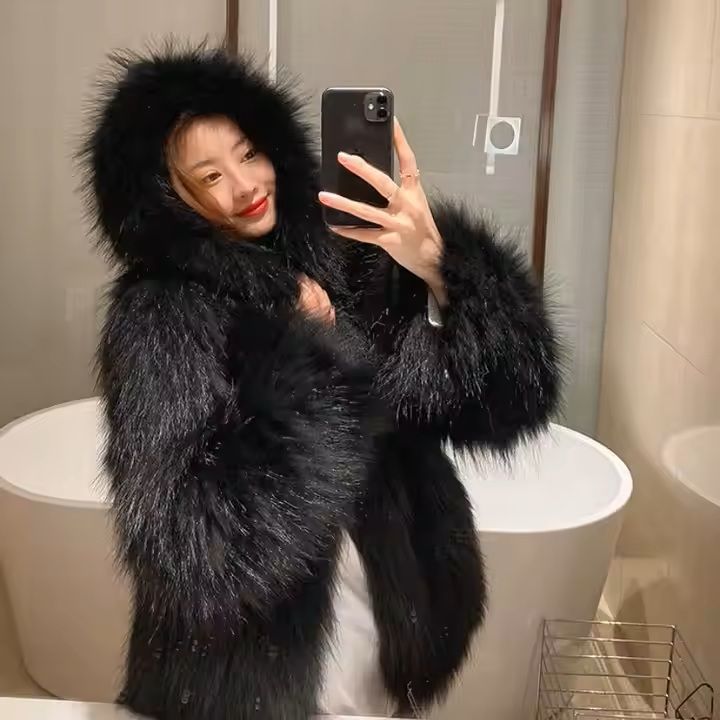 Wholesale Hooded Fluffy Raccoon Fur Jackets Mid Length Wholesale Hooded Fluffy Raccoon Fur Jackets Mid Length