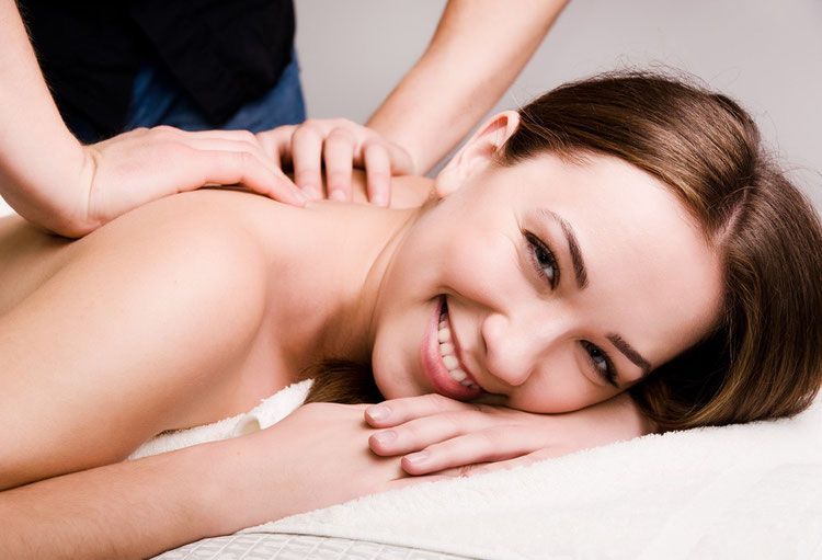 Ganzkörper - Massage, individuell, 60 Minuten Ganzkörper - Massage, individuell, 60 Minuten
